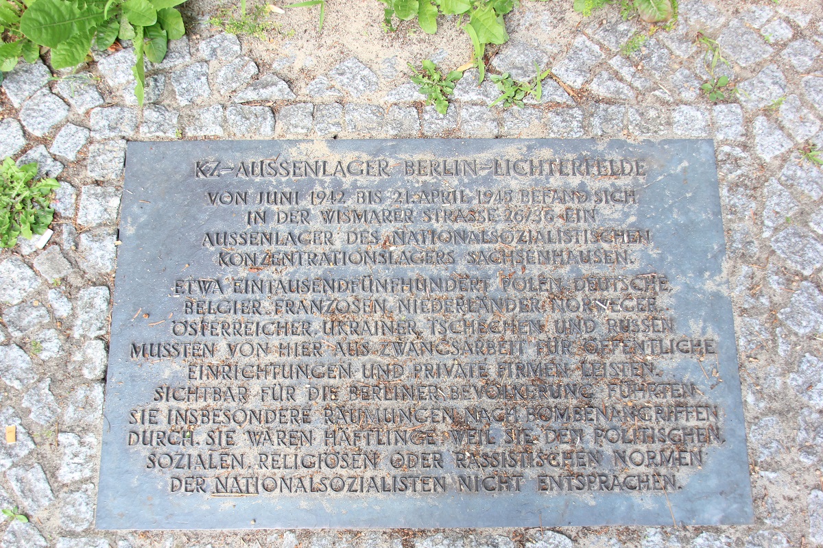 Erinnerungstafel KZ Außenstelle Lichterfelde