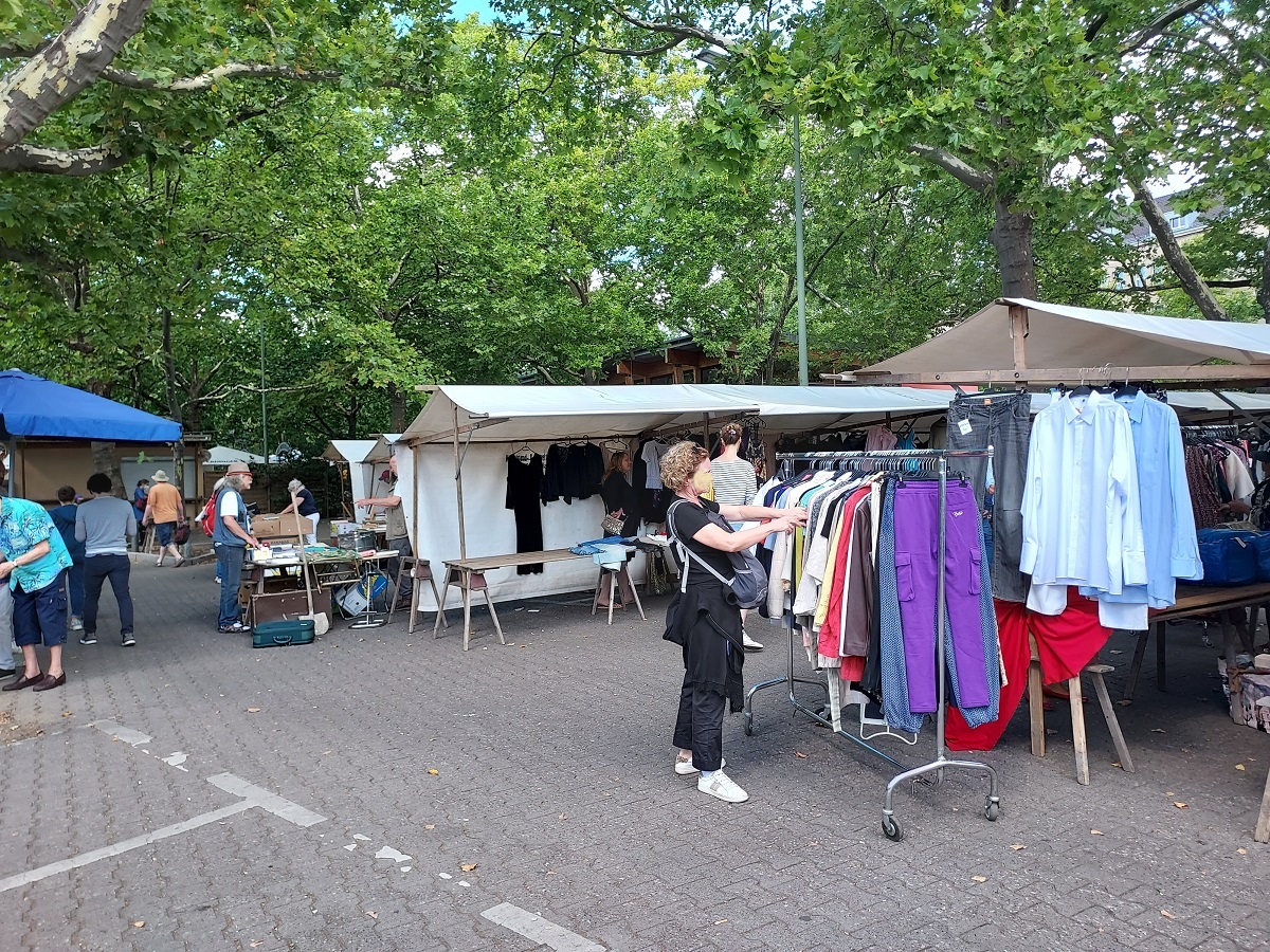 Kunst und Trödelmarkt Fehrbelliner Platz