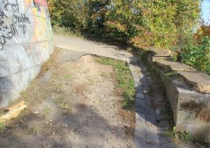 Barriereunfreiheit Trümmerberg Lichterfelde