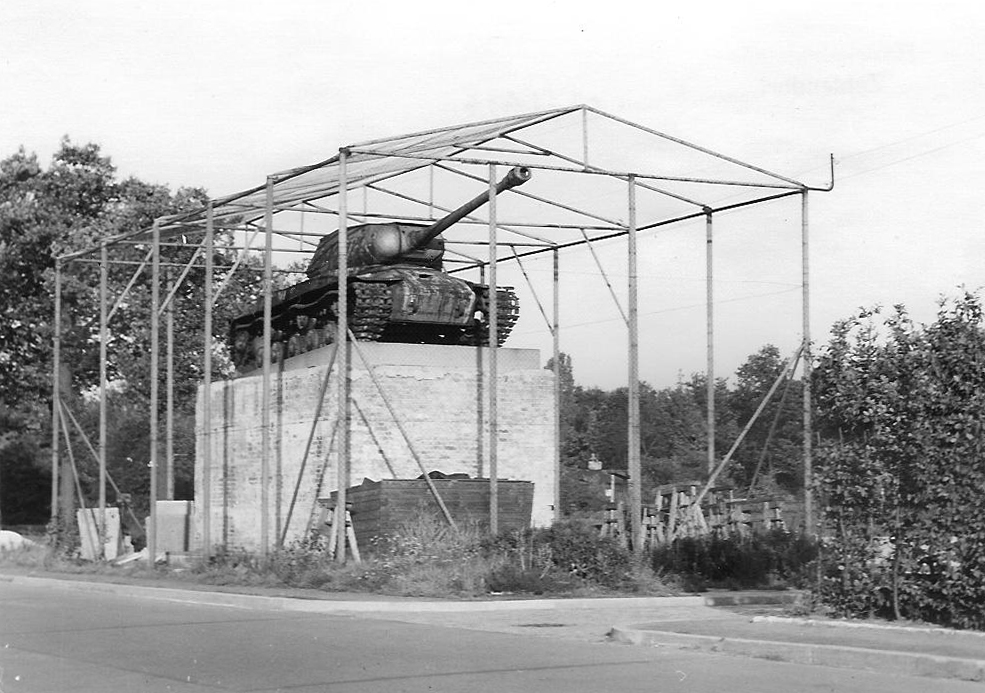 Sowjetisches Panzerdenkmal Zehlendorf 1954