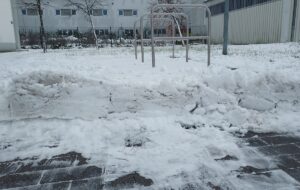Winter Stellplatz für Räder ungeräumt