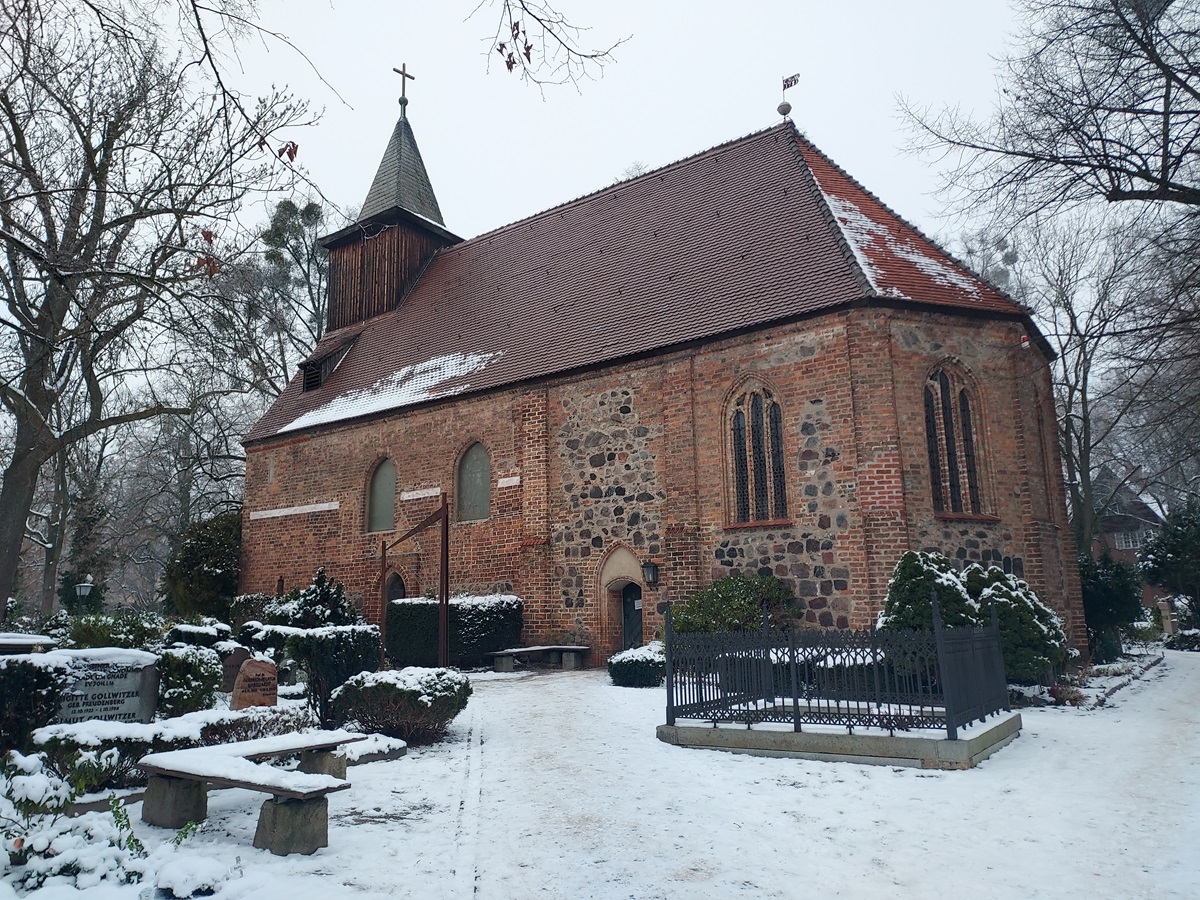 Dorfkirche Dahlem | Älteste Bibeldarstellungen Berlins & Ort eines Konfessionsstreit