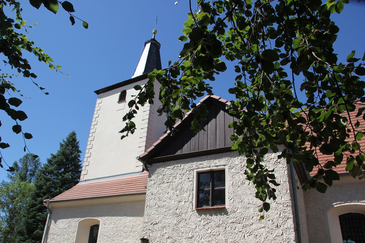 Dorfkirche Diedersdorf: Teufelswerk, eine Mumie und der Geist des Gutsherrn