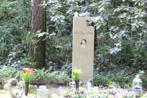 11 Jüngeres Grab Südwestfriedhof Stahnsdorf