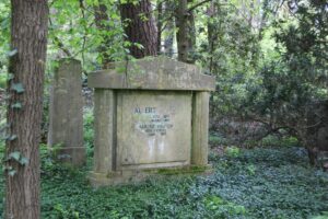 42 Alter Grabstein Südwestfriedhof Stahnsdorf