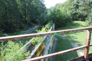 Stammbahnbrücke Kleinmachnow Blick auf Wand
