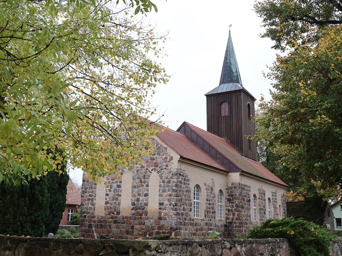 Sputendorf und seine Dorfkirche