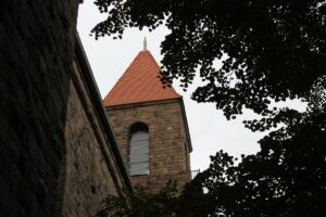 Viereckiger Turm Lukas Kirche Steglitz