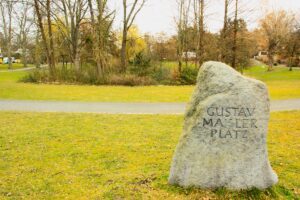Gustav-Mahler-Park Steglitz Gedenkstein