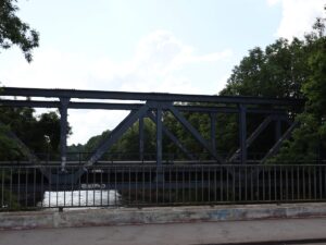 Eisbahnbrücke neben der ehemaligen Kohlhasenbrück