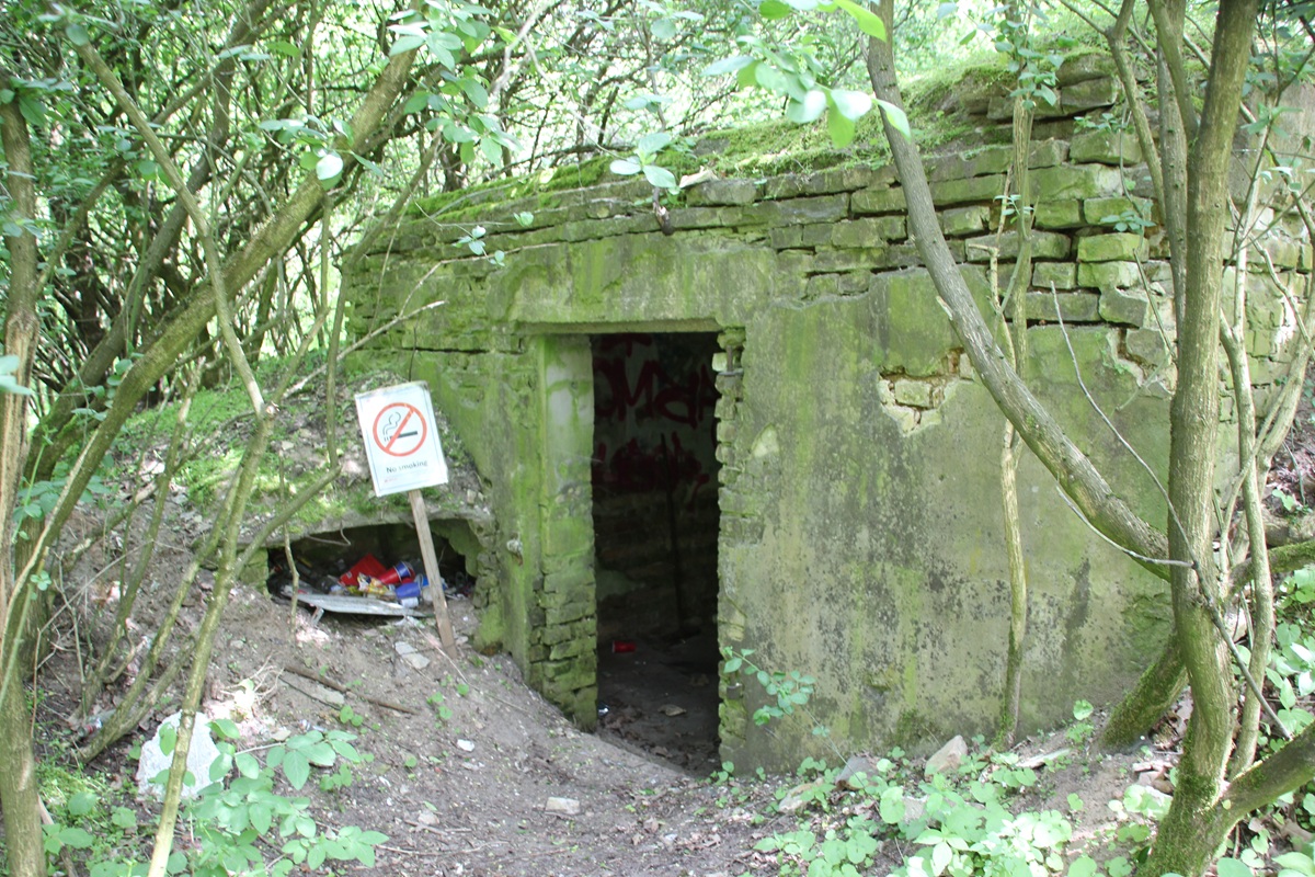 Ehemaliger Flak-Bunker im Wald von Genshagen